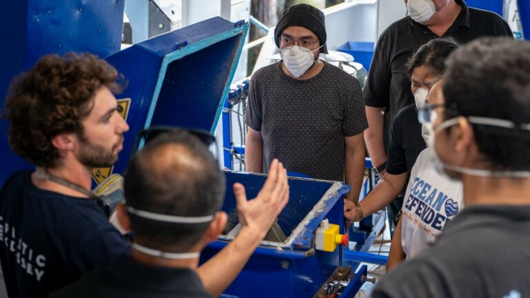 L'expédition pour lutter contre la pollution plastique | Plastic Odyssey